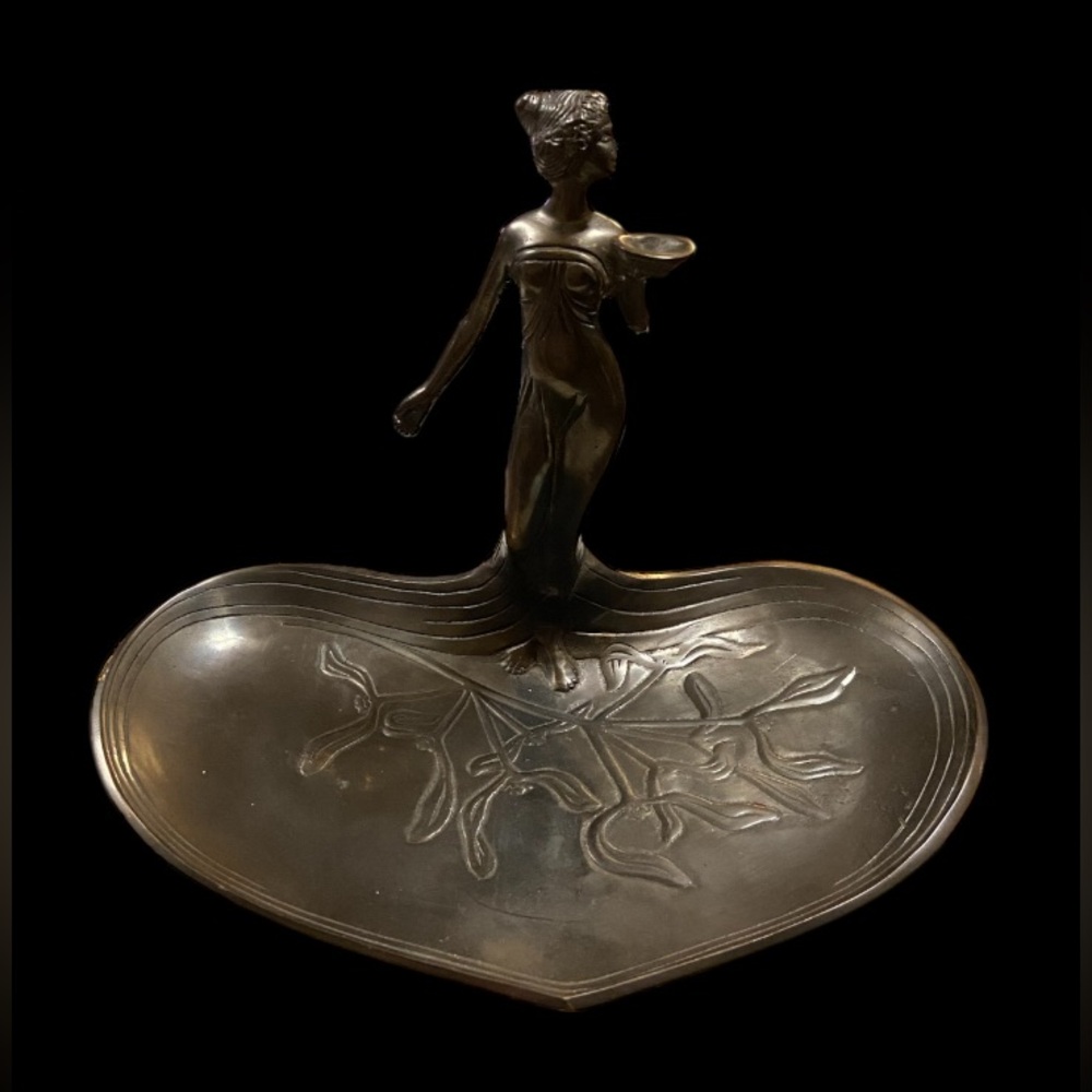 💃 Vintage Art Nouveau Bronze Lady Fruit Dish - Picture 4 of 8